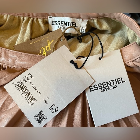 Essentiel Antwerp Adapt fake leather skirt NWT - Picture 6 of 7